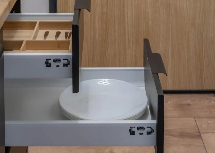 Posnania Parking Samodzielne Zameldowanie 24h アパート *