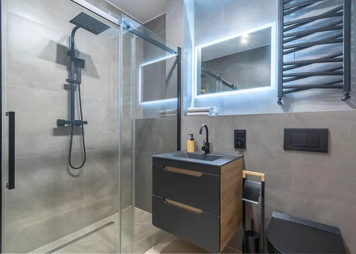 Posnania Parking Samodzielne Zameldowanie 24h דירה